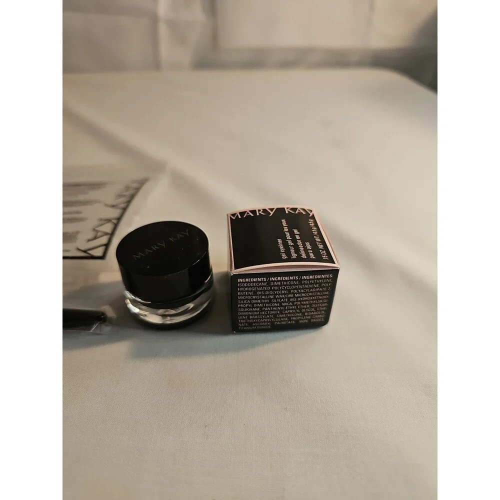 NIB Mary Kay Jet Black Gel Eyeliner W/Expandable Brush Applicator Past Stock